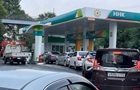 У регіонах РФ знову черги за бензином