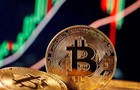 Bitcoin підскочив вище 77 тисяч доларів