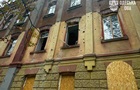 Удар по Одесі: пошкоджені навчальний заклад і багатоповерхівка
