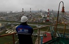 Російський НПЗ зупинив дві установки після атаки БПЛА - ЗМІ
