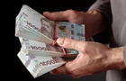 Где в Украине самые высокие зарплаты: названы регион и ведущие профессии