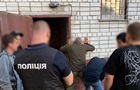 Требовал деньги у поставщика для армии: чиновника задержали