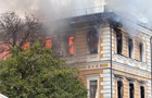 У Києві палає будівля НАН України після атаки БпЛА