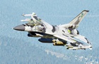 F-16 працюють з обмеженим боєкомплектом - ПС