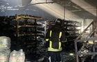 Ворожа атака на Київщину: горять склади, двоє поранених