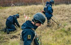 Міноборони обмежило розмінування поблизу фронту