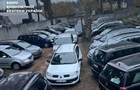 Машини для ЗСУ продавали цивільним: деталі справи батька й сина