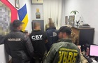 На взятках за служебные решения разоблачили трех военных чиновников