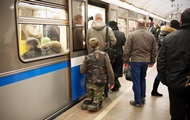 Московские власти хотят штрафовать попрошаек в метро