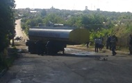 Под Винницей перевернулась цистерна с 15 тоннами топлива 