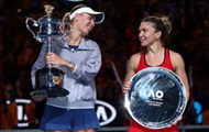 Возняцки обыграла Халеп в финале Australian Open