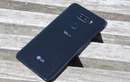 LG V40       - 