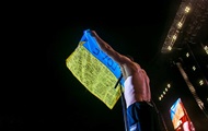 Солист Imagine Dragons вышел на сцену с флагом Украины