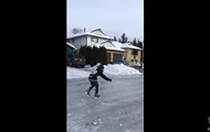 Морозы превратили канадскую дорогу в каток