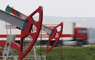Рубль проигнорировал падение цены на нефть