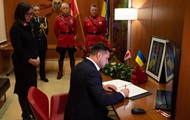 Зеленский почтил память граждан Канады, погибших в Тегеране