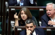 В Польше депутат Сейма показала оппозиции средний палец