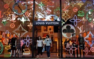 : Louis Vuitton  Gucci   