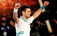 Джокович стал чемпионом Australian Open, обыграв в финале Медведева