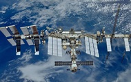 The second crack was covered with sealant on the ISS