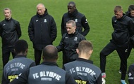 Олимпик представил игрокам нового тренера
