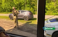 SBU checks cars at the entrance to Kharkiv