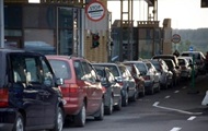 Queues of hundreds of cars on the western border of Ukraine