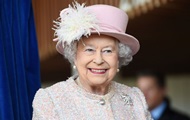 Elizabeth II’s security guard told how she made fun of tourists