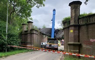 In the Netherlands, a crane crashed into a 19th century bridge