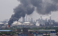 На нефтехимическом заводе в Шанхае произошел масштабный пожар