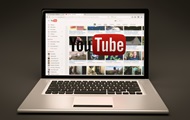YouTube заблокировал аккаунты шоу Первого канала в РФ