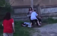 В Стрые сняли на видео избиение школьницы