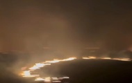 Вибухи у Луганську: з’явилися кадри пожежі