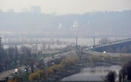 Киян закликали зачинити вікна та пити багато води