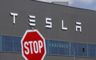 Во Франции подожгли представительство Tesla