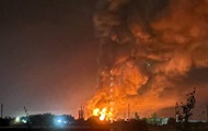В РФ после удара БПЛА горит нефтебаза – соцсети В РФ после удара БПЛА горит нефтебаза – соцсети