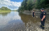 Спасатель ГСЧС утонул во время спасения жены и детей