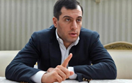 Ексчиновника РФ, який втік із суду, знайшли мертвим у консульстві Вірменії