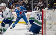 НХЛ: Колорадо и Ванкувер устроили голевое шоу