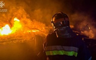 У Києві РФ влучила у висотки, під завалами люди
