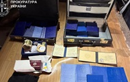 На Київщині викрили виробництво та продаж підроблених документів