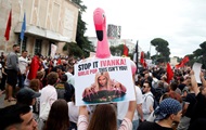 Албанцы протестуют против строительства зятя Трампа в заповеднике