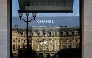CHANEL представив Métiers d’Art 2026: сумки у формі фруктів 
