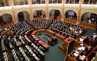 Угорські депутати скоротили собі зарплати