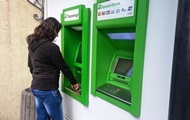ПриватБанк ограничил выдачу наличных