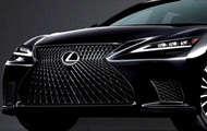 Lexus продолжит выпуск флагманского седана LS десятый год подряд