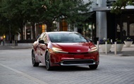 Toyota обновила Prius