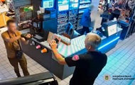 В Киеве мужчина устроил стрельбу в супермаркете