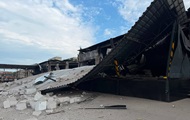 Россия сбросила УАБы на склады Новой почты в Изюме