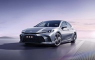 Toyota обновила Camry